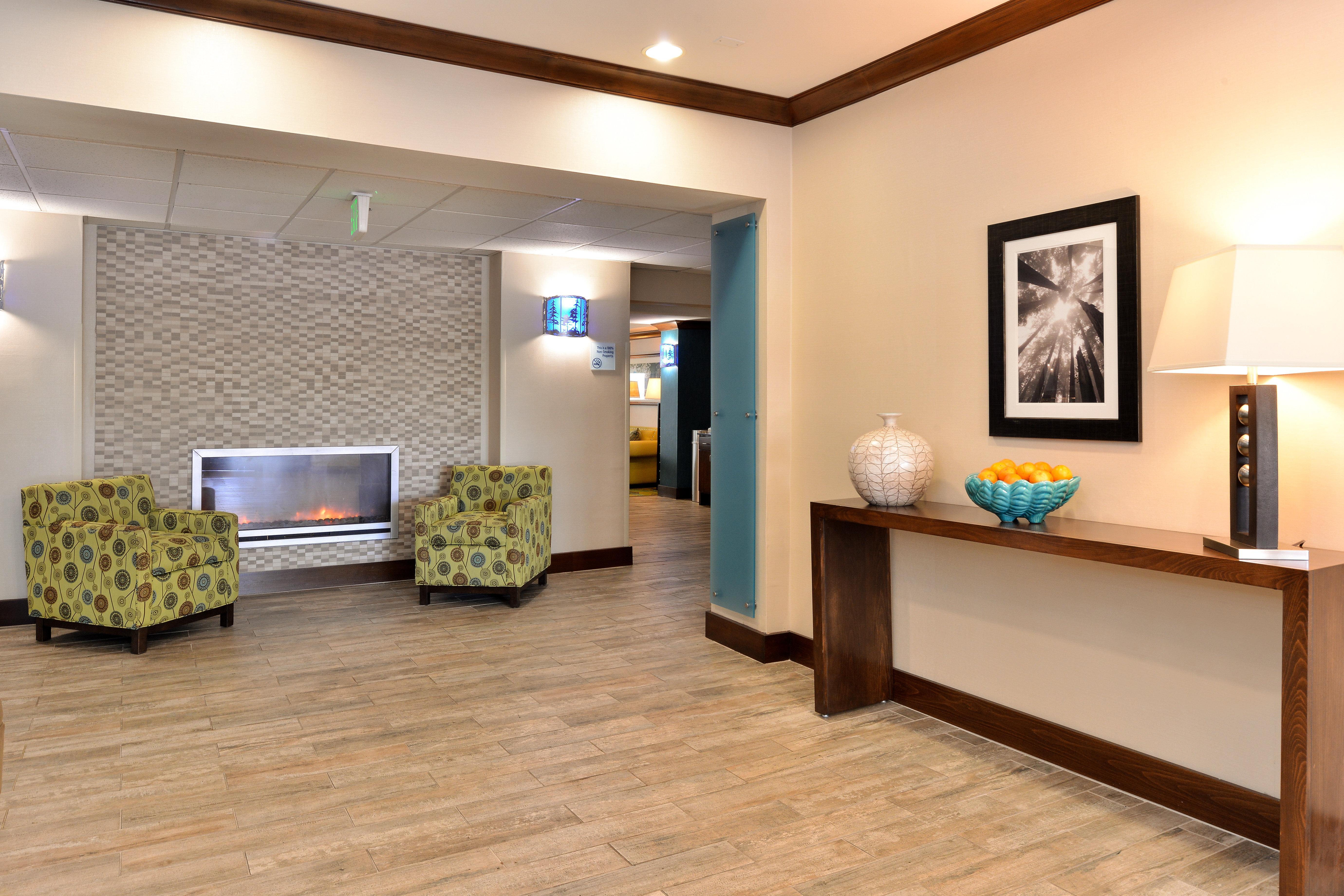 Holiday Inn Express Fresno River Park Highway 41 By Ihg Exterior photo