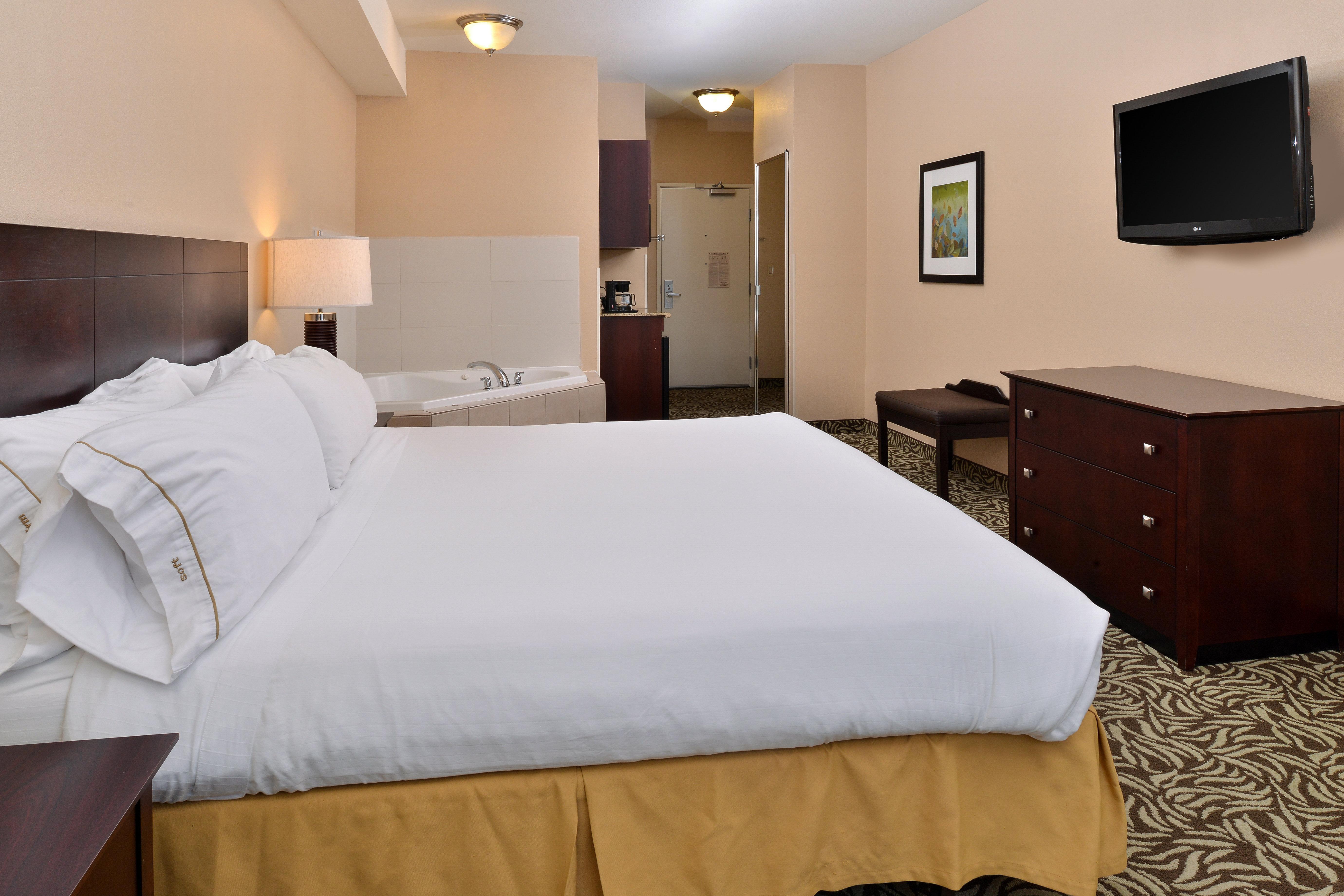 Holiday Inn Express Fresno River Park Highway 41 By Ihg Exterior photo