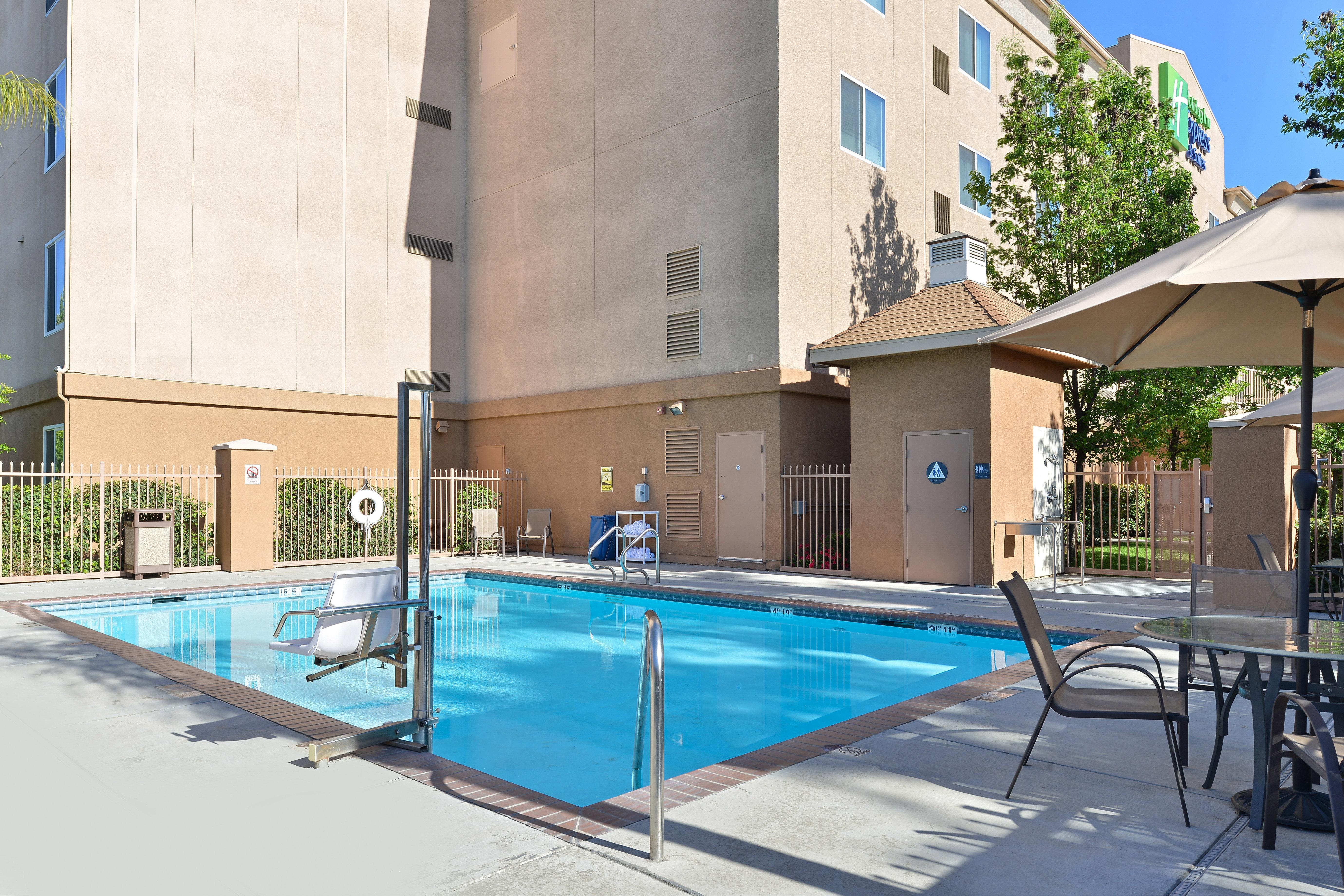 Holiday Inn Express Fresno River Park Highway 41 By Ihg Exterior photo