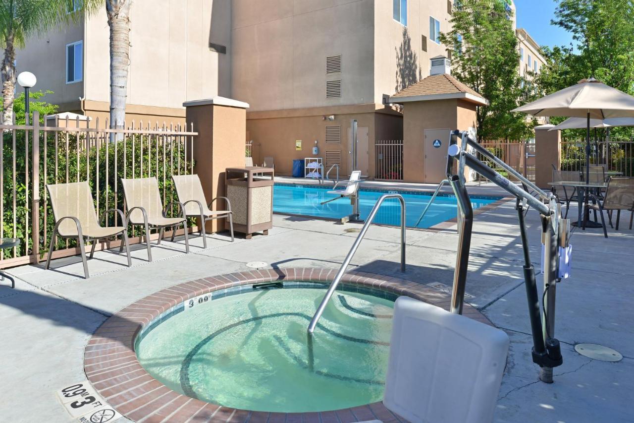 Holiday Inn Express Fresno River Park Highway 41 By Ihg Exterior photo
